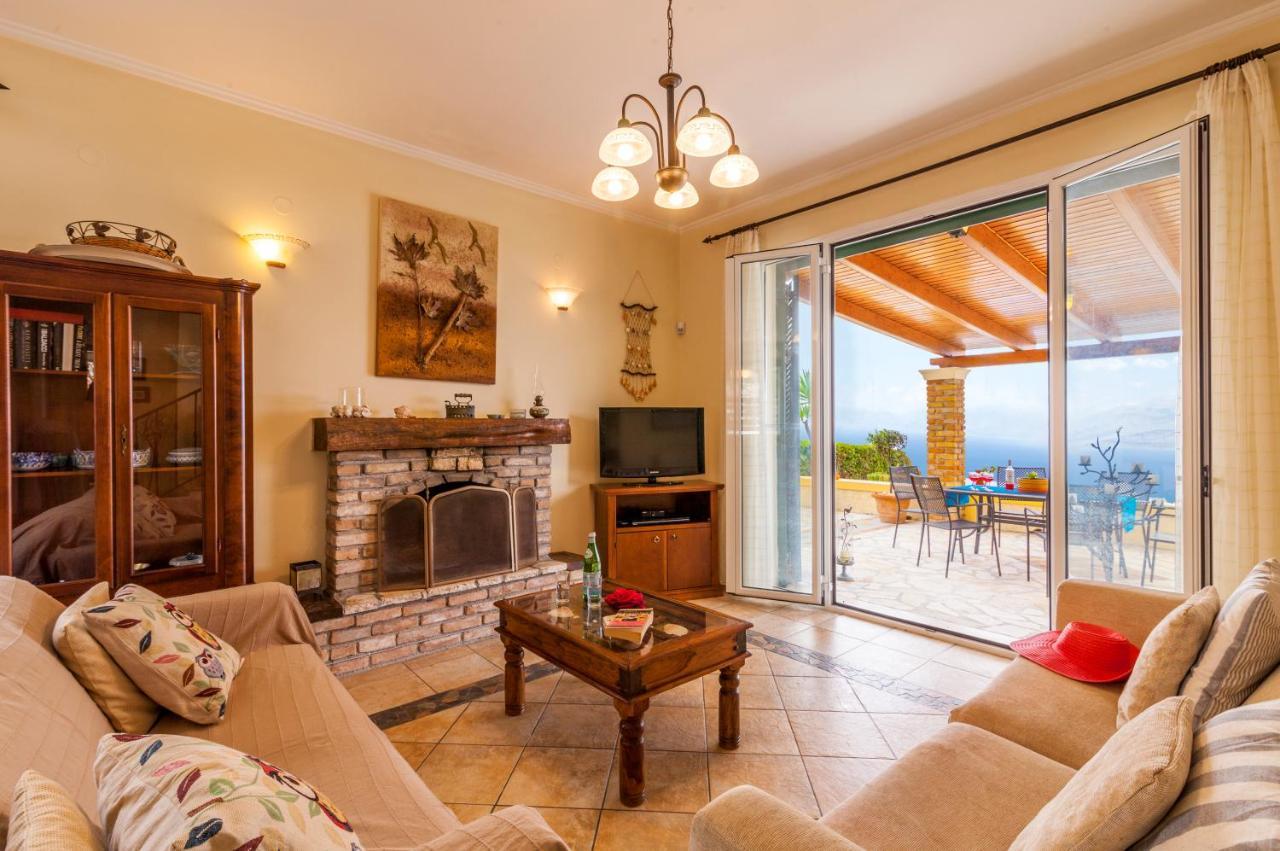 Beachfront Villa Victoras - With Private Beach Sidárion Buitenkant foto