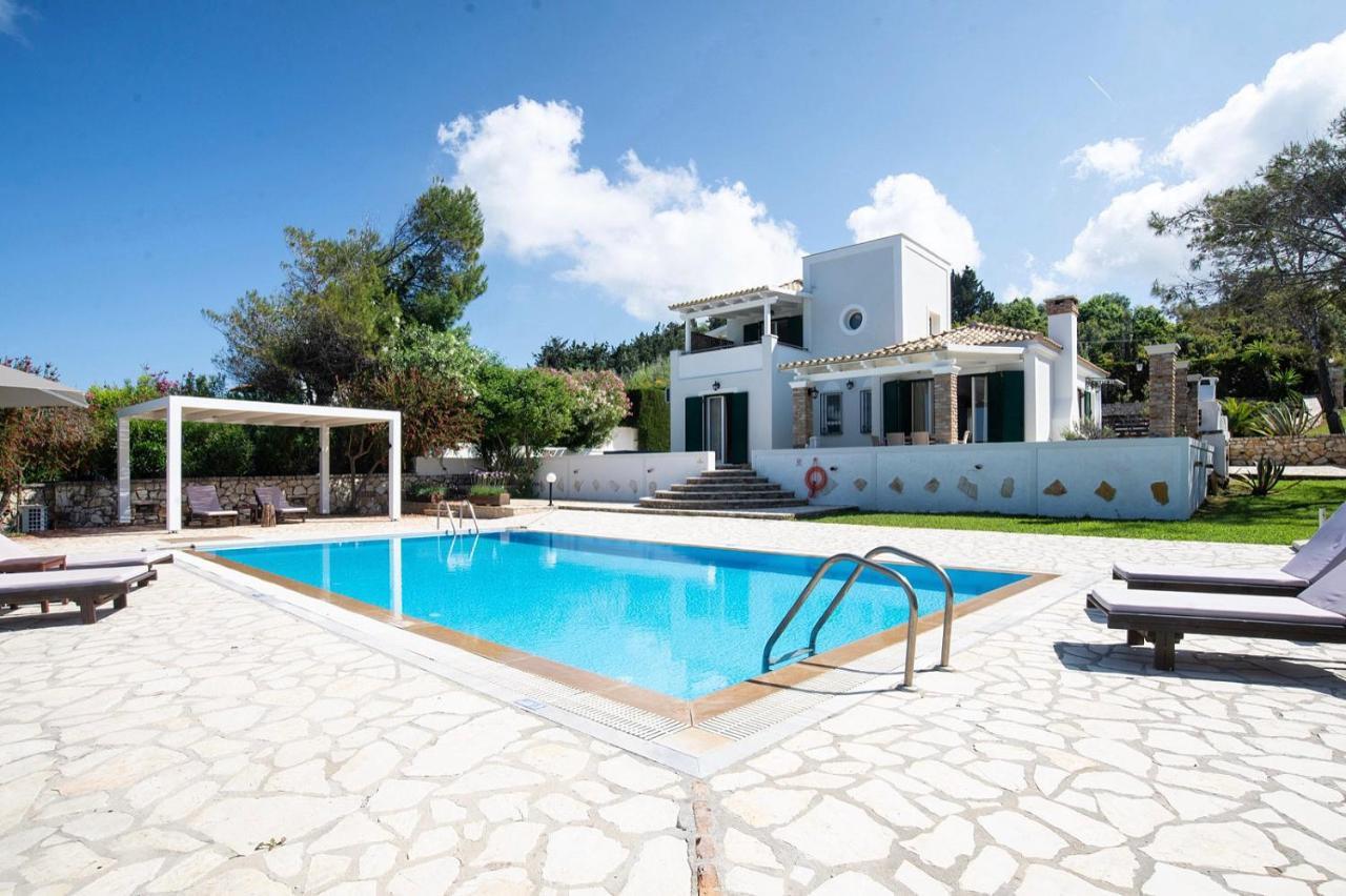 Beachfront Villa Victoras - With Private Beach Sidárion Buitenkant foto