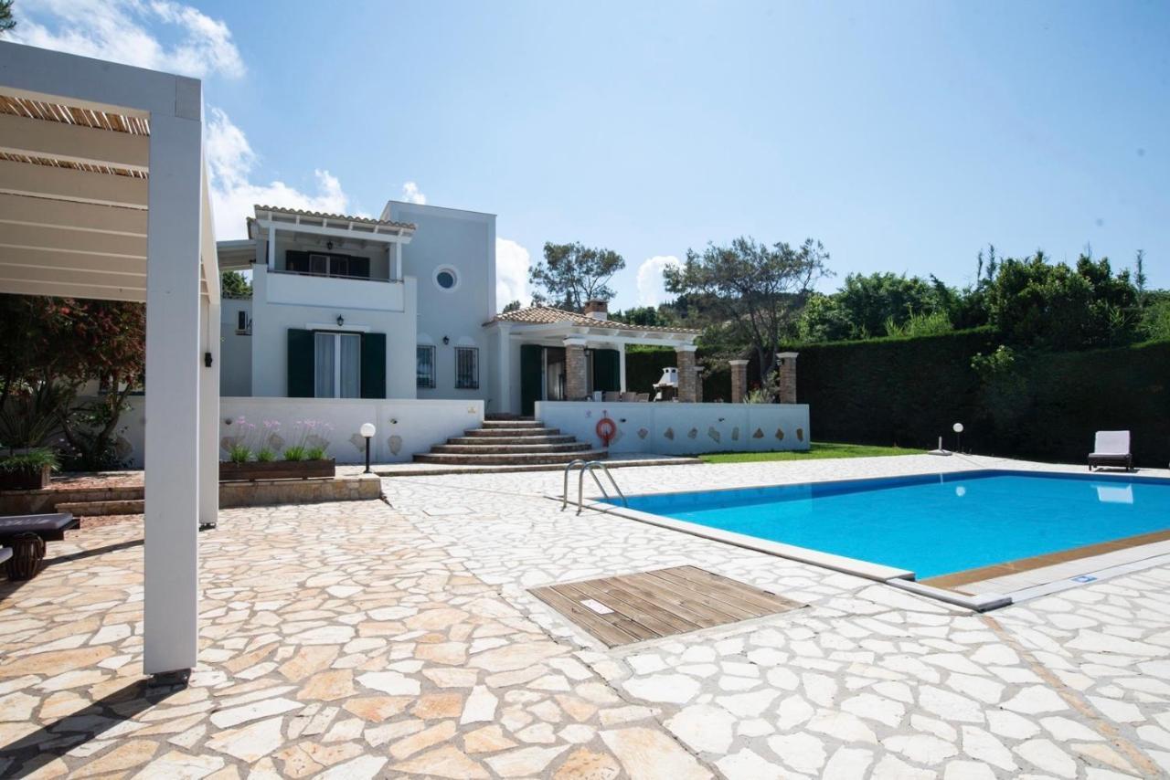 Beachfront Villa Victoras - With Private Beach Sidárion Buitenkant foto