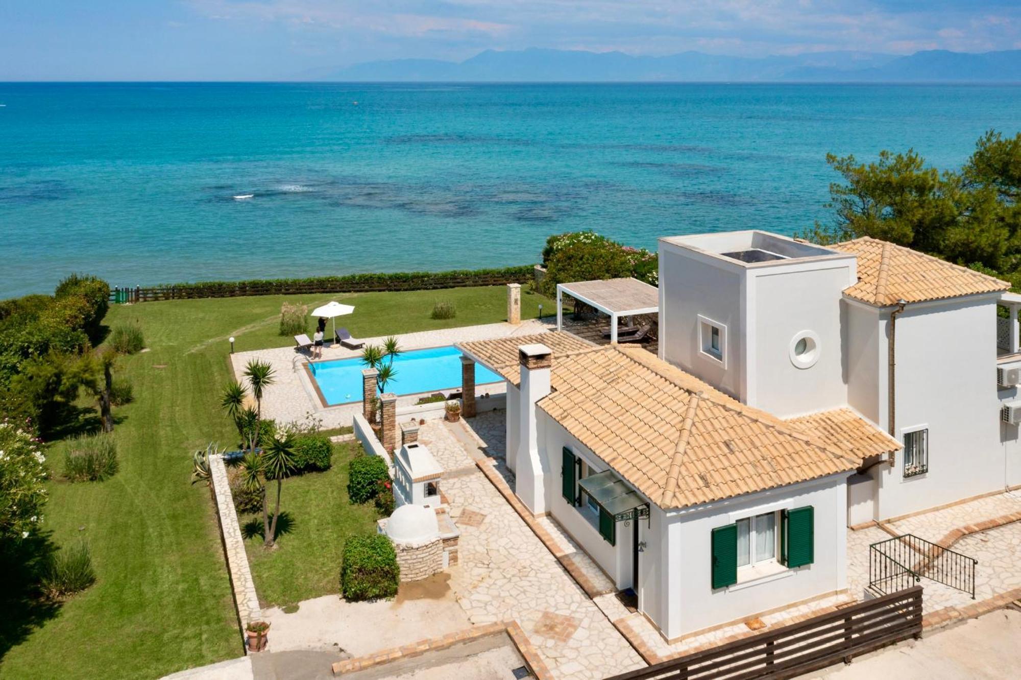 Beachfront Villa Victoras - With Private Beach Sidárion Buitenkant foto